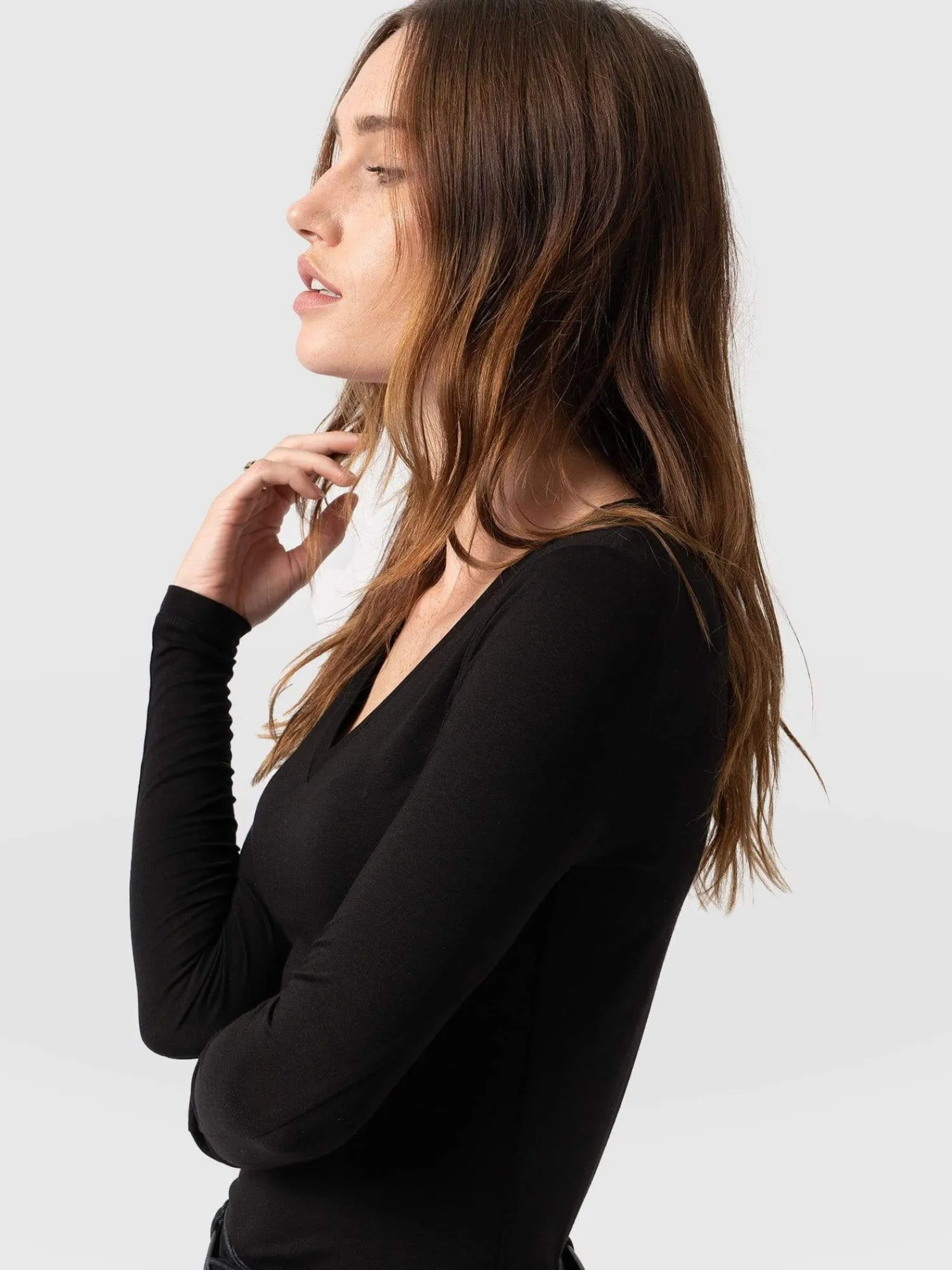 Discount Saint and Sofia Austen V Neck Tee - Black