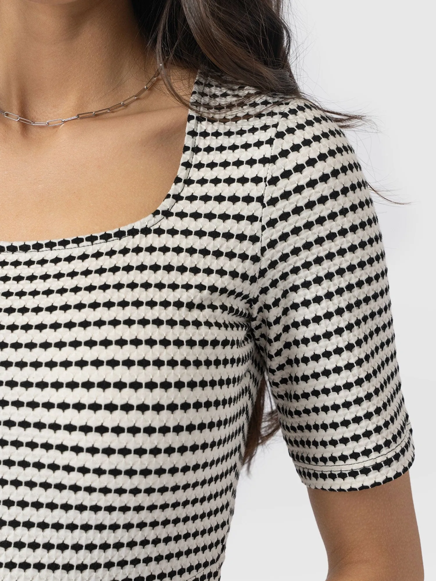 Clearance Saint and Sofia Darcey Short Sleeve Flared Dress - Monochrome Jacquard
