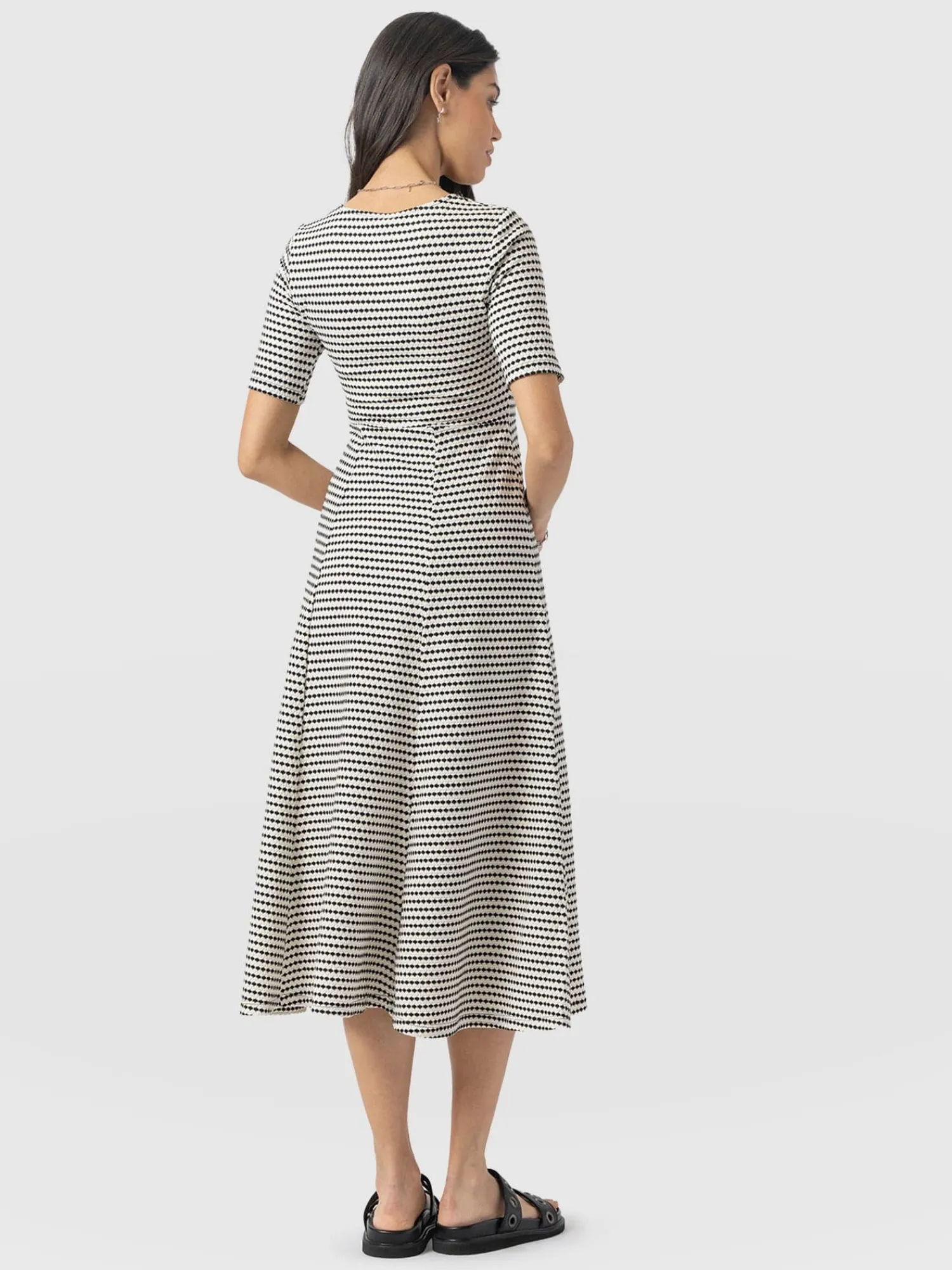 Clearance Saint and Sofia Darcey Short Sleeve Flared Dress - Monochrome Jacquard