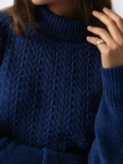 Sale Saint and Sofia Glen Cable Knit Sweater - Blue
