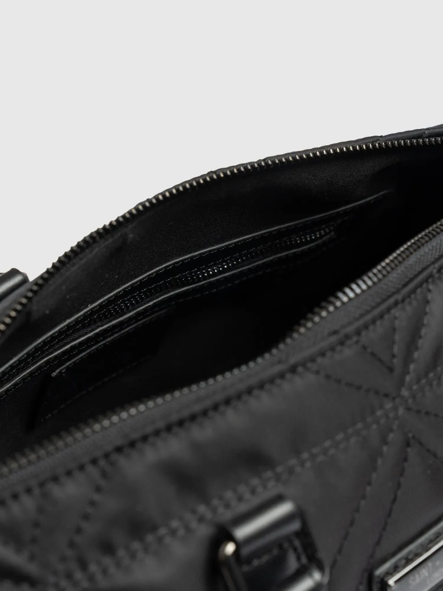 Online Saint and Sofia Quilted Maeve Duffle Bag - Black